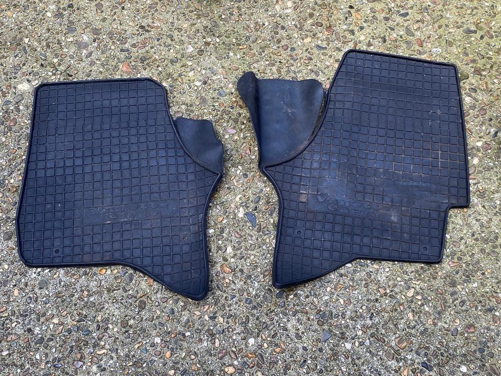Nissan Vanette 2.3 Cargo - rubber matten-set, Ophalen, Gebruikt, Nissan