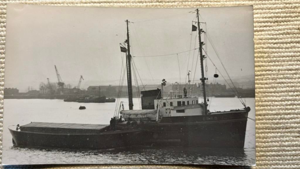 Sleepboot EBRO '39 ex HUDSON  - Maassluis museum, Ophalen of Verzenden, Zo goed als nieuw, Kaart, Foto of Prent
