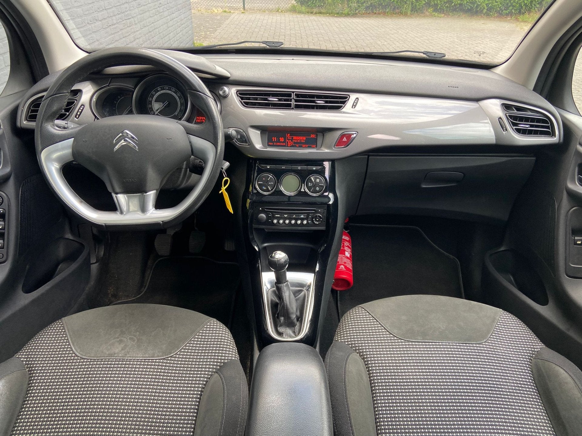 Citroën C3 1.6 e-HDi 93PK 5Drs Ecc Cruise Control Pdc Selec, Auto's, Voorwielaandrijving, Euro 5, Zwart, 4 cilinders