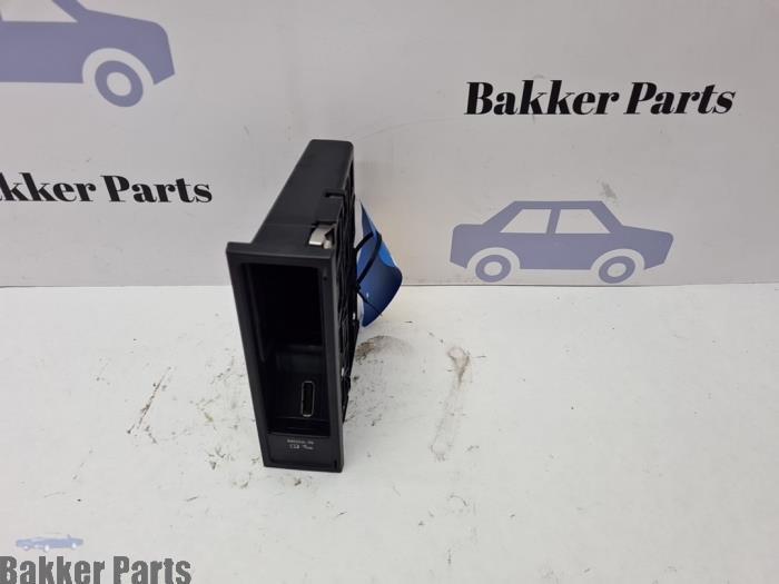 Regelunit Multi Media van een Volkswagen Golf, Auto-onderdelen, Elektronica en Kabels, Volkswagen, Gebruikt, 3 maanden garantie