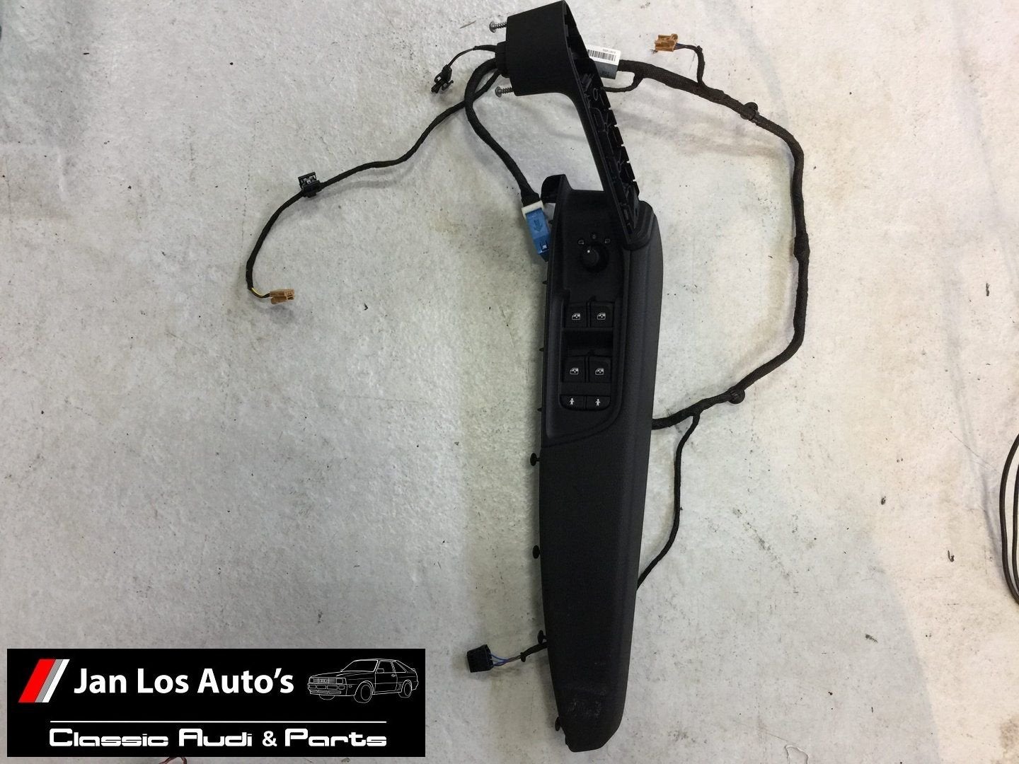 Raamschakelaar + armleuning Audi Q2 ('19->) 81A867173, Gebruikt, -, -, -