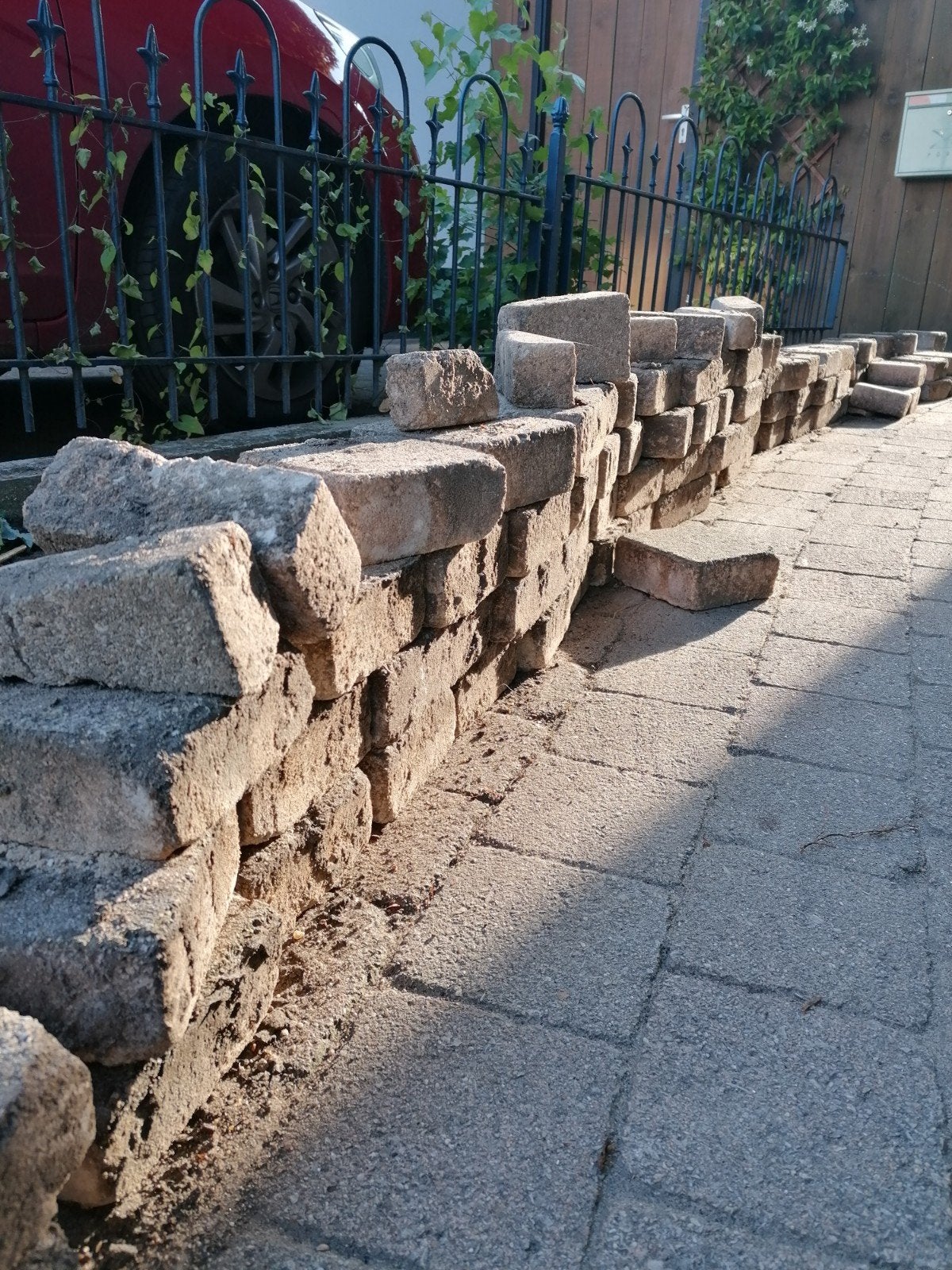 Gratis gebruikte straatstenen/tegels voor tuin of oprit, Ophalen, Overige materialen, Gebruikt, 20 tot 40 cm