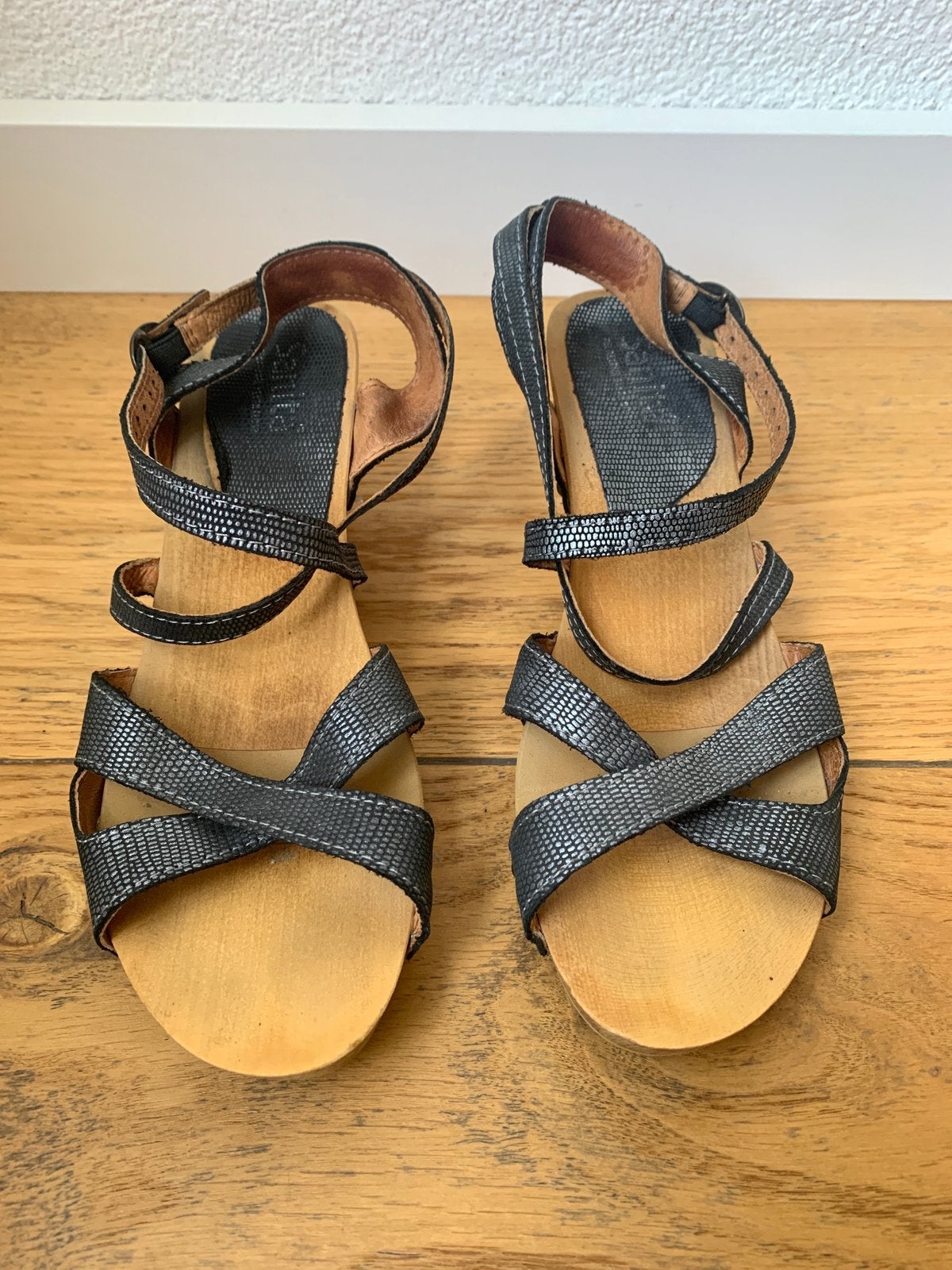 Sanita houten klomp sandalen met hak maat 39, Kleding | Dames, Schoenen, Zo goed als nieuw, Grijs, Sandalen of Muiltjes, Ophalen of Verzenden