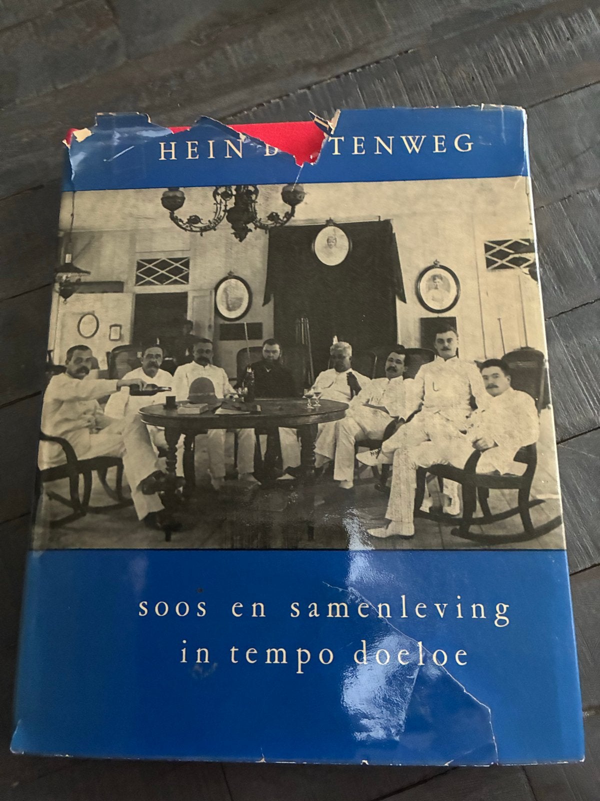 Soos en samenleving in tempo doeloe - Hein Buitenweg, Boeken, Ophalen of Verzenden, Gelezen, Nederland