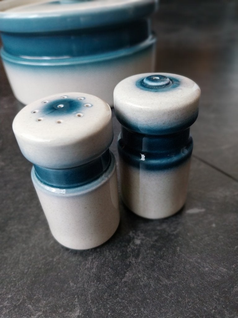 Vintage Peper- en Zoutstel - Wit met Blauw Keramiek, Ophalen of Verzenden, Zo goed als nieuw, Porselein, Overige typen