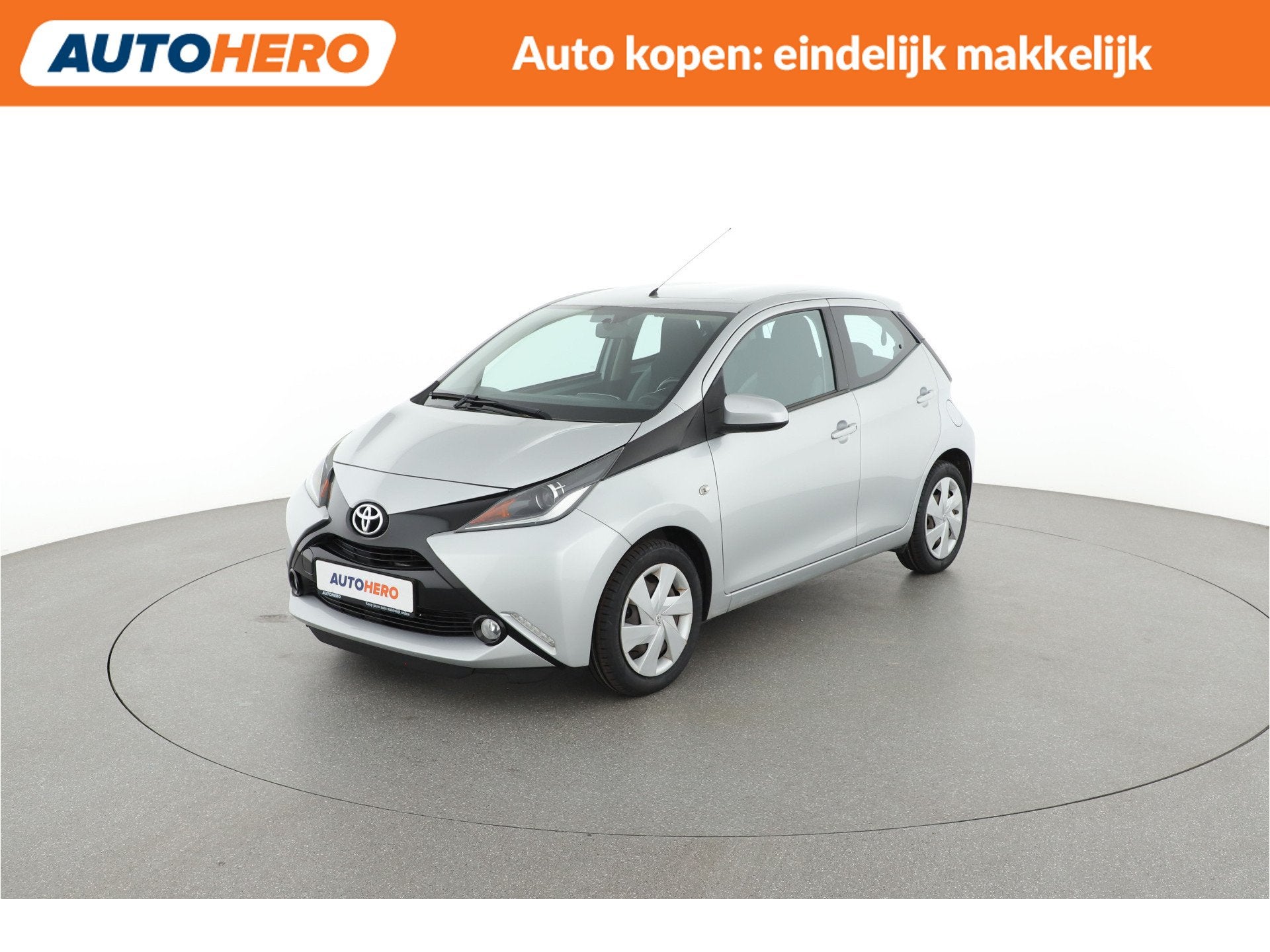 Toyota Aygo 1.0 X-Play | KA55842 | (bj 2016, automaat), Stof, Gebruikt, Met garantie (alle), 4 stoelen