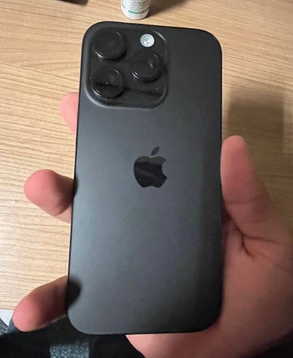 Foto 3 van Iphone 16 pro
