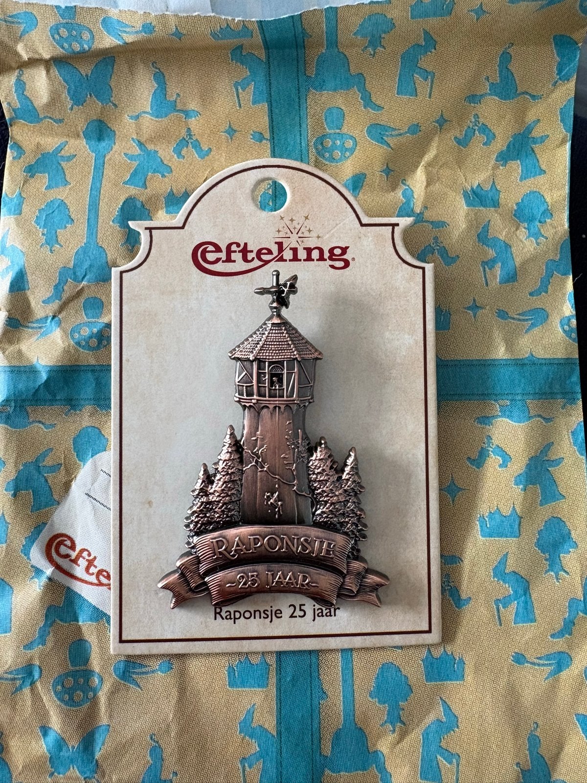 Efteling Raponsje 25 jaar verzamelpin - Nieuwstaat, Verzamelen, Efteling, Ophalen of Verzenden, Nieuw, Button of Speldje