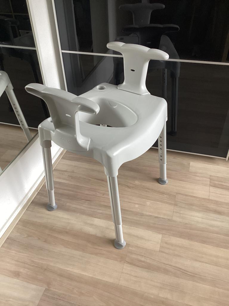 Nette Etac toiletverhoger/douchestoel, Diversen, Verpleegmiddelen, Ophalen