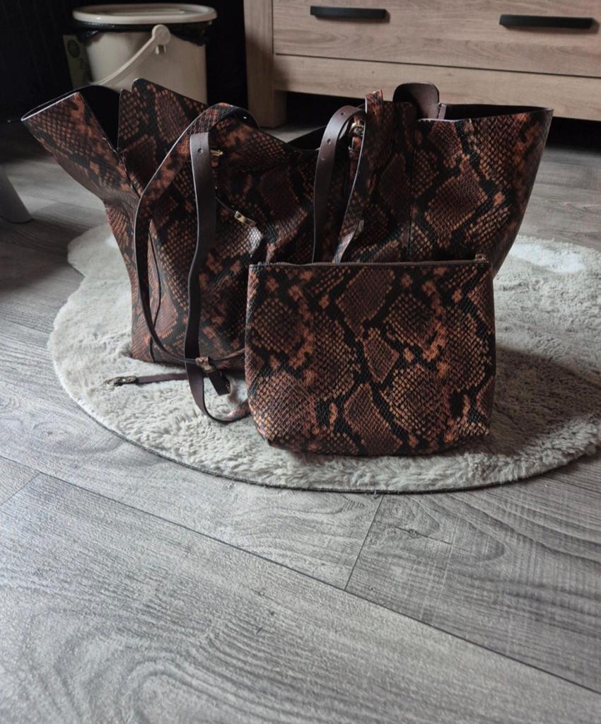 Mooie slangenprint tas met bijpassend etui, Sieraden, Tassen en Uiterlijk, Tassen | Damestassen, Ophalen of Verzenden, Gebruikt