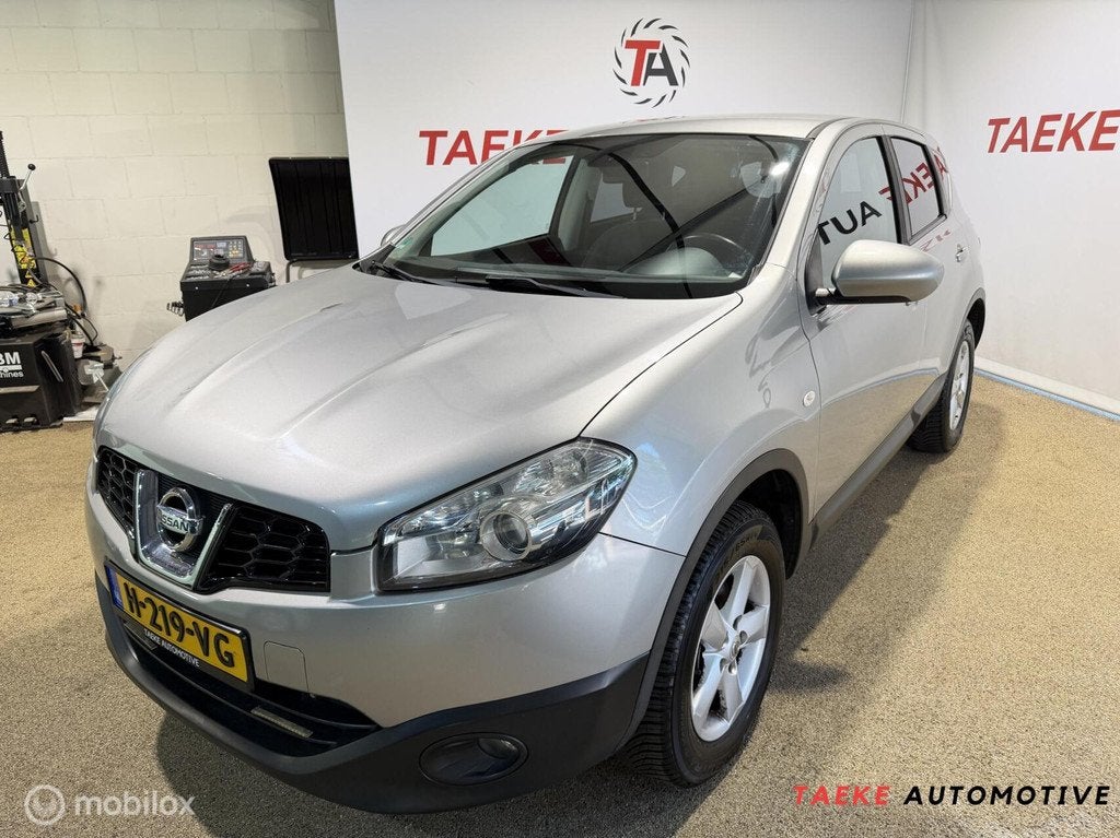 Nissan Qashqai 1.6 Visia Climate/Cruise/Came/Trekhaak, Auto's, Voorwielaandrijving, Stof, Gebruikt, 1225 kg