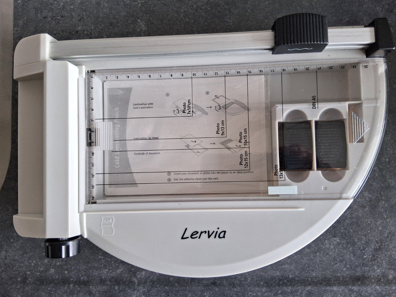 Lervia papiersnijder ( foto's) tevens koud lamineerapparaat, Ophalen of Verzenden