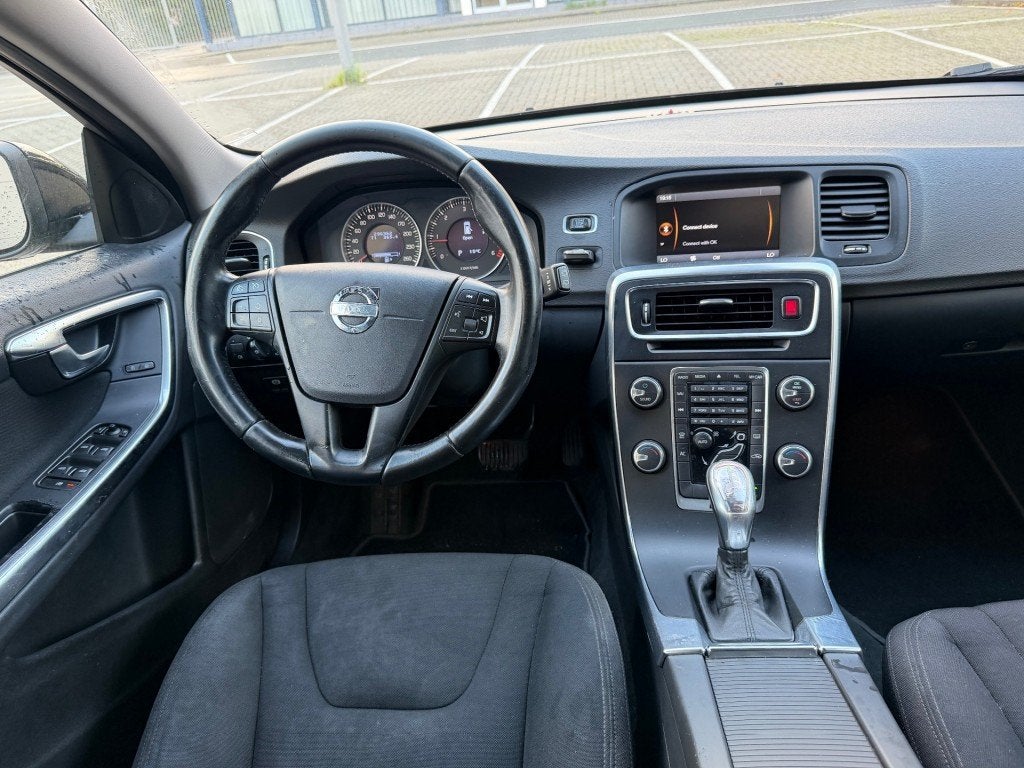 Volvo V60 1.6 D2 Kinetic AUTOMAAT CLIMA NAVI HANDEL PRIJS, Automaat, Euro 5, Gebruikt, 4 cilinders