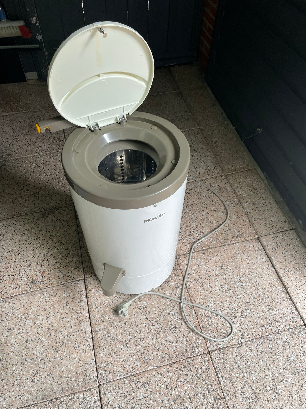 Miele Wasdroger - Compact en Efficiënt, Ophalen, Gebruikt, Bovenlader, 85 tot 90 cm