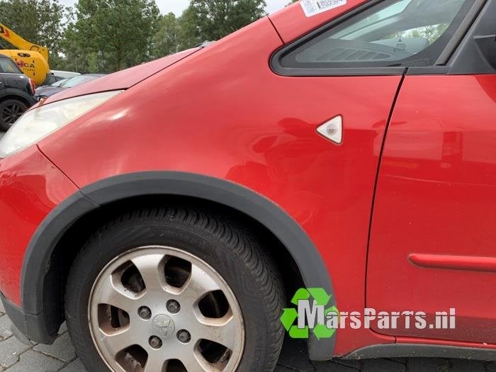 Scherm links-voor van een Mitsubishi Colt, Gebruikt, -, -, Ophalen of Verzenden
