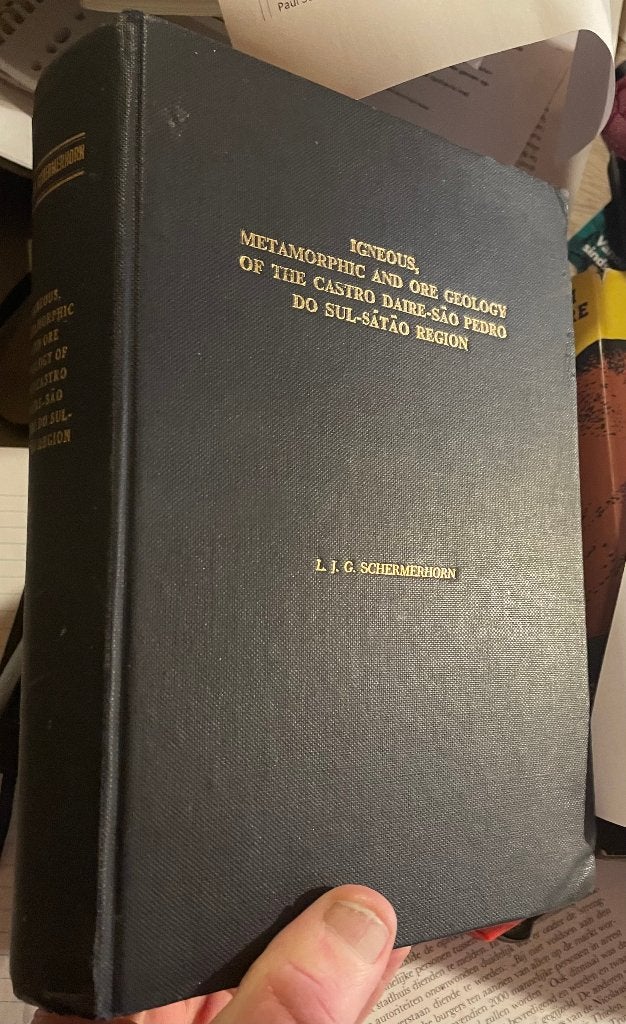 Igneous, metamorphic and ore geology Castro Daire-Sao Pedro, Ophalen of Verzenden, Gelezen, L.J.G. Schermerhorn, Natuurwetenschap