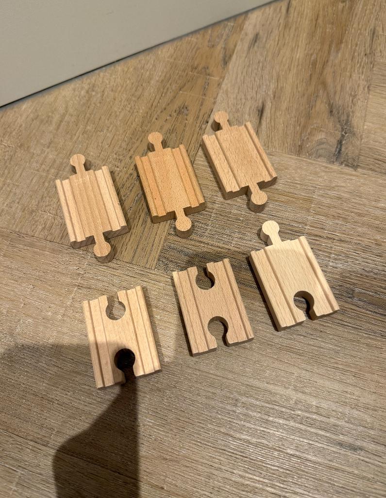 Heel goed 6x Brio houten trein korte connector spoor 33394, Ophalen of Verzenden, Zo goed als nieuw
