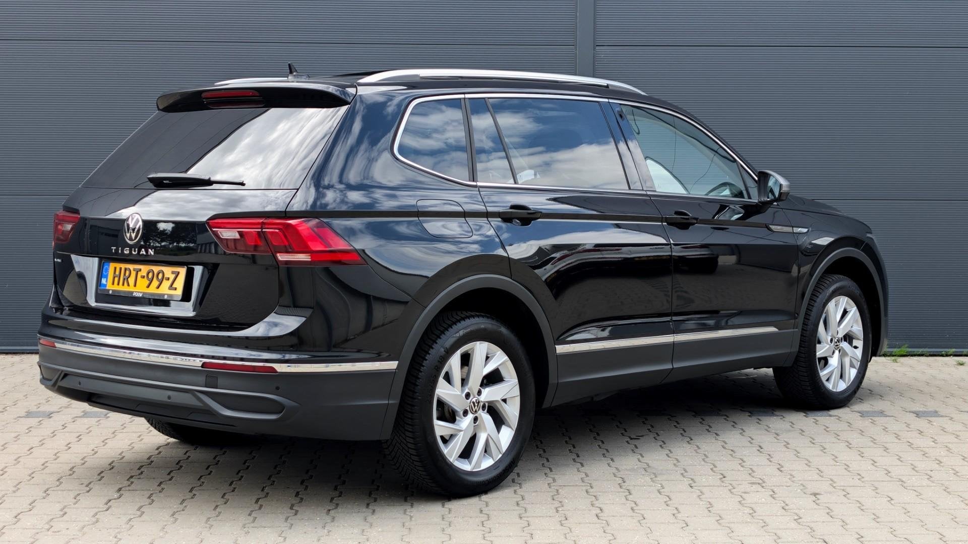 Volkswagen Tiguan Allspace 1.5 TSI 150pk DSG Life Business 7, 12 maanden, 4 cilinders, 7 stoelen, Zwart
