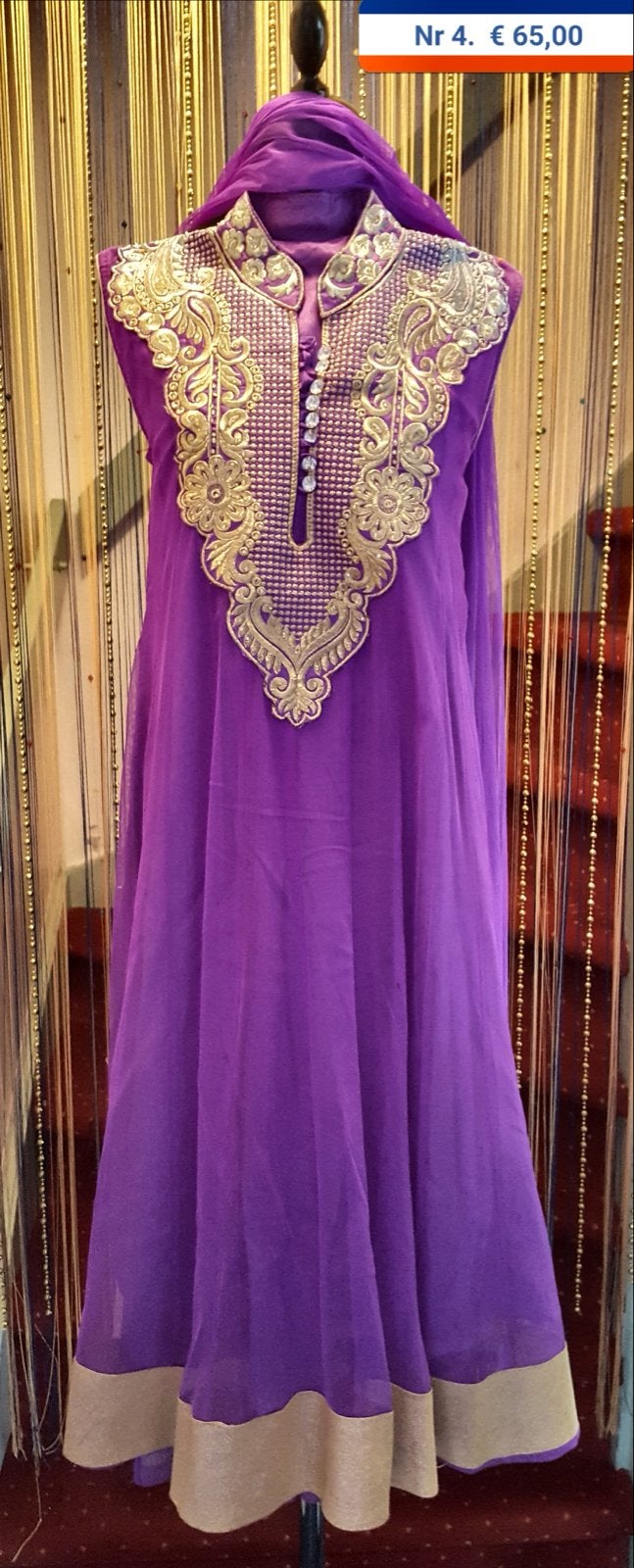 Prachtige paarse Indiase jurk met gouden borduursels, Kleding | Dames, Maat 38/40 (M), Paars, Nieuw, Ophalen of Verzenden