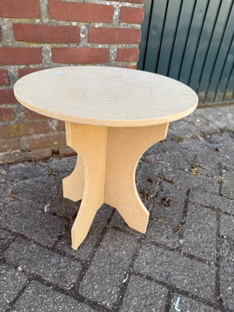 Leuk bijzettafeltje, ideaal voor kleine kleedjes, Huis en Inrichting, Stoffering | Tapijten en Kleden, Ophalen of Verzenden, Gebruikt