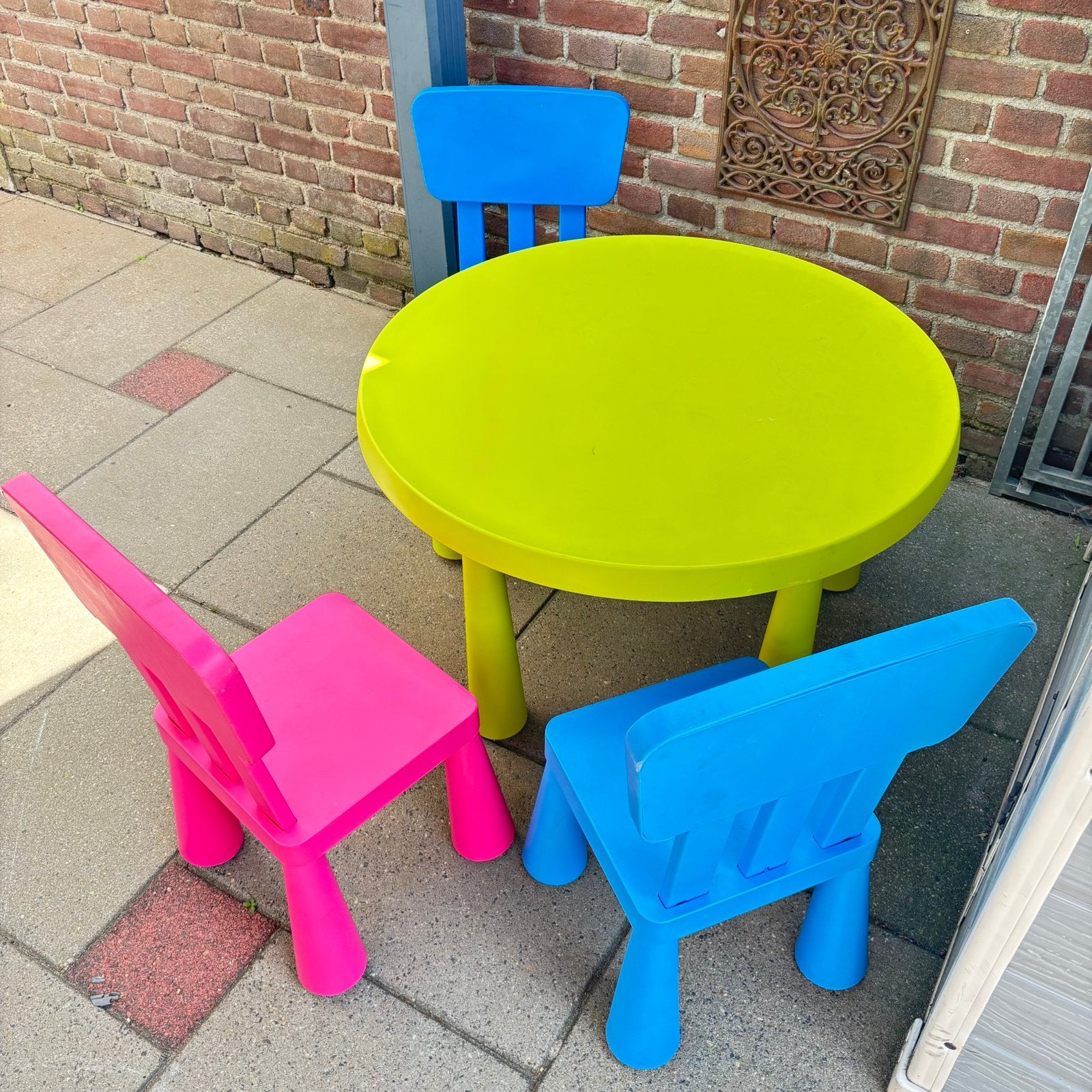 Mammut kindertafel met stoeltjes, Ophalen, Zo goed als nieuw