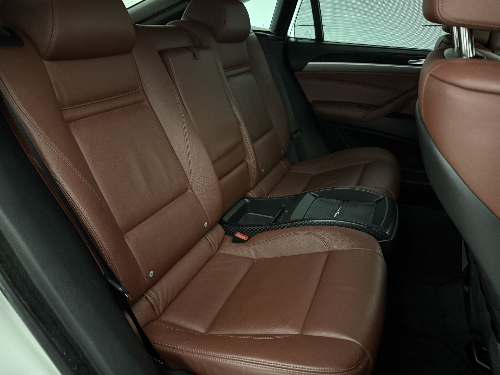 Foto 38 van BMW X6 xDrive High Executive 408PK | Youngtimer | Camera | M
