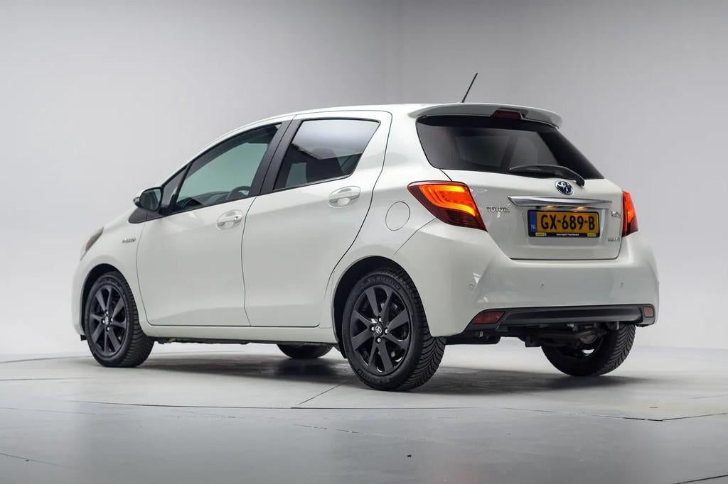 Toyota Yaris 1.5 Hybrid Dynamic [ Panorama Navi Camera Clima, Automaat, Gebruikt, 4 cilinders, 1070 kg