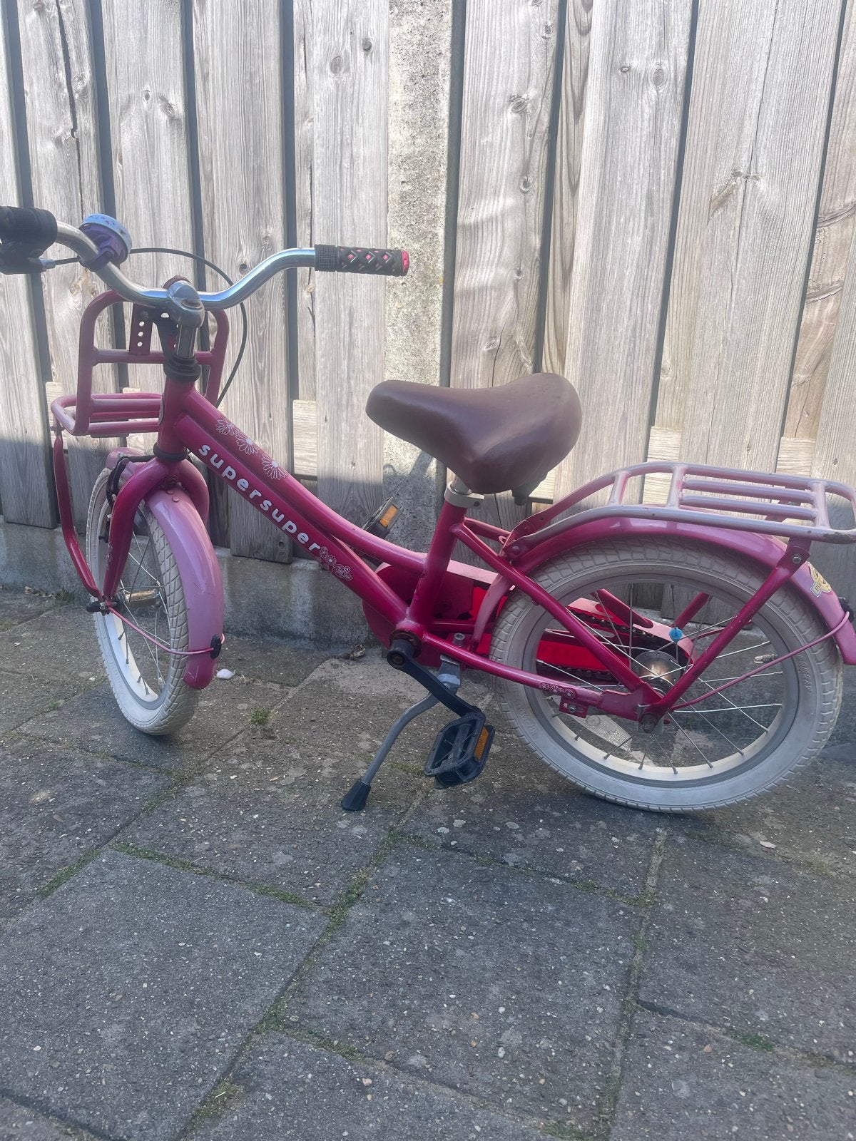 Rode SuperSuper kinderfiets, Fietsen en Brommers, Fietsen | Kinderfietsjes, Ophalen, Gebruikt, Velgrem, 16 tot 20 inch