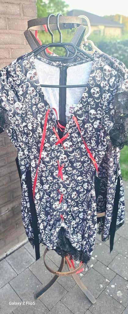 Carnavalskleding diverse maten (3x L, 1x M, 1x XL), Maat 38/40 (M), Carnaval, Ophalen of Verzenden, Kleding