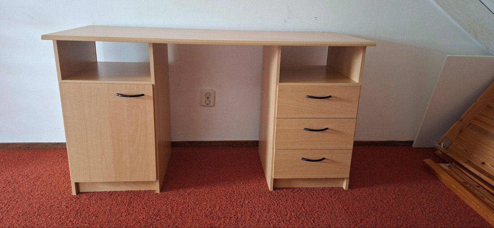 Degelijk houten kinder bureau, Ophalen, Hout, Kinderbureau, Bruin