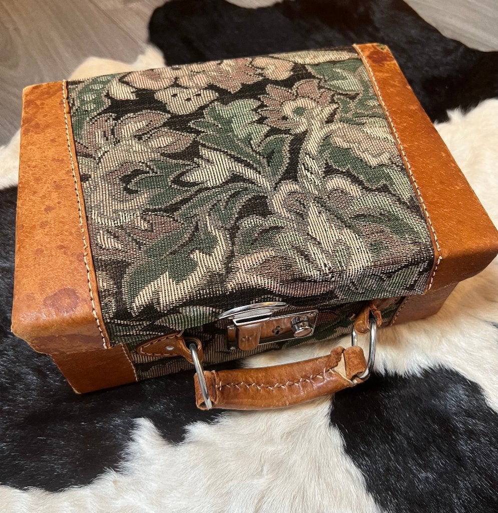 Vintage gobelin tapestry beautycase tas damestasje koffertje, Ophalen of Verzenden, Zo goed als nieuw, Bruin, Handtas
