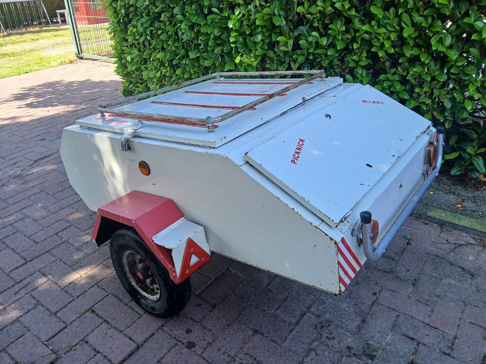 Oldtimer aanhanger, klein Mickey, jaren 70, Ophalen