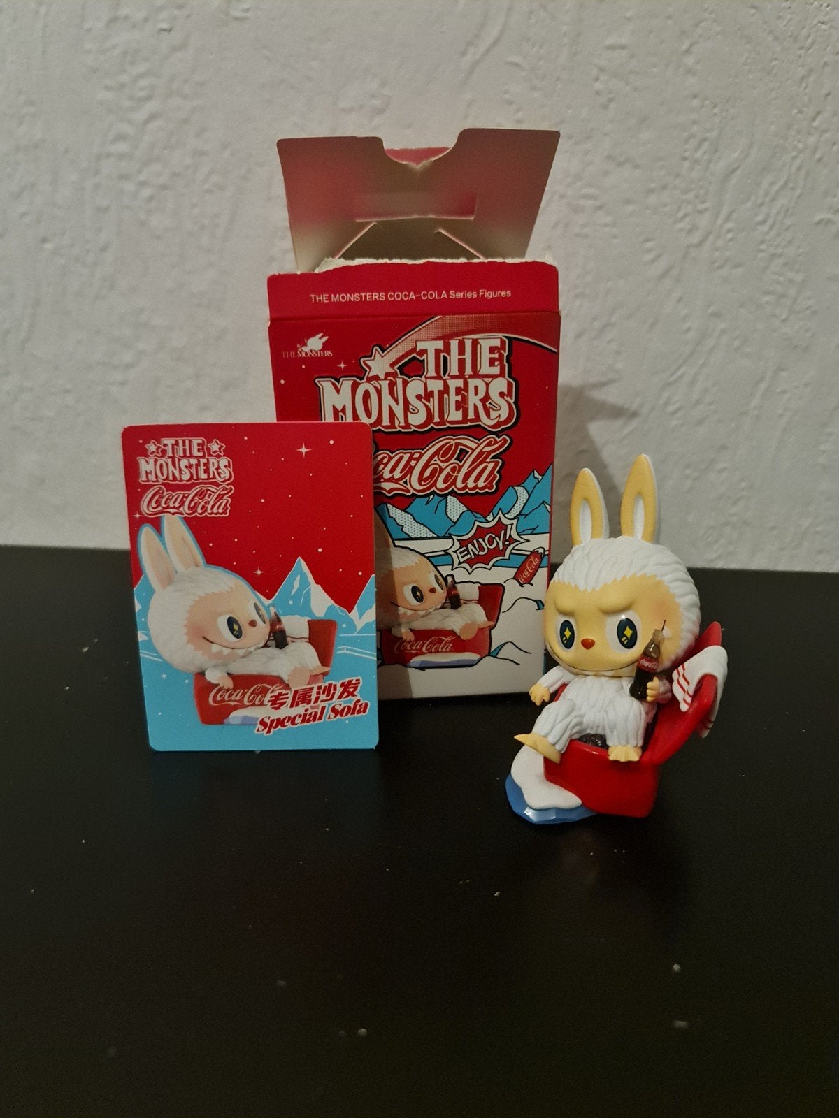 Popmart the monsters coca cola, Verzamelen, Poppetjes en Figuurtjes, Ophalen of Verzenden