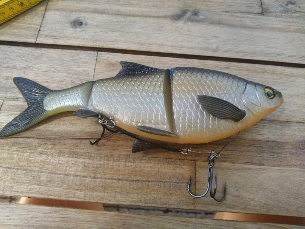 Savage Gear Line Thru Roach 25cm 132g - Zeer goede staat, Ophalen of Verzenden