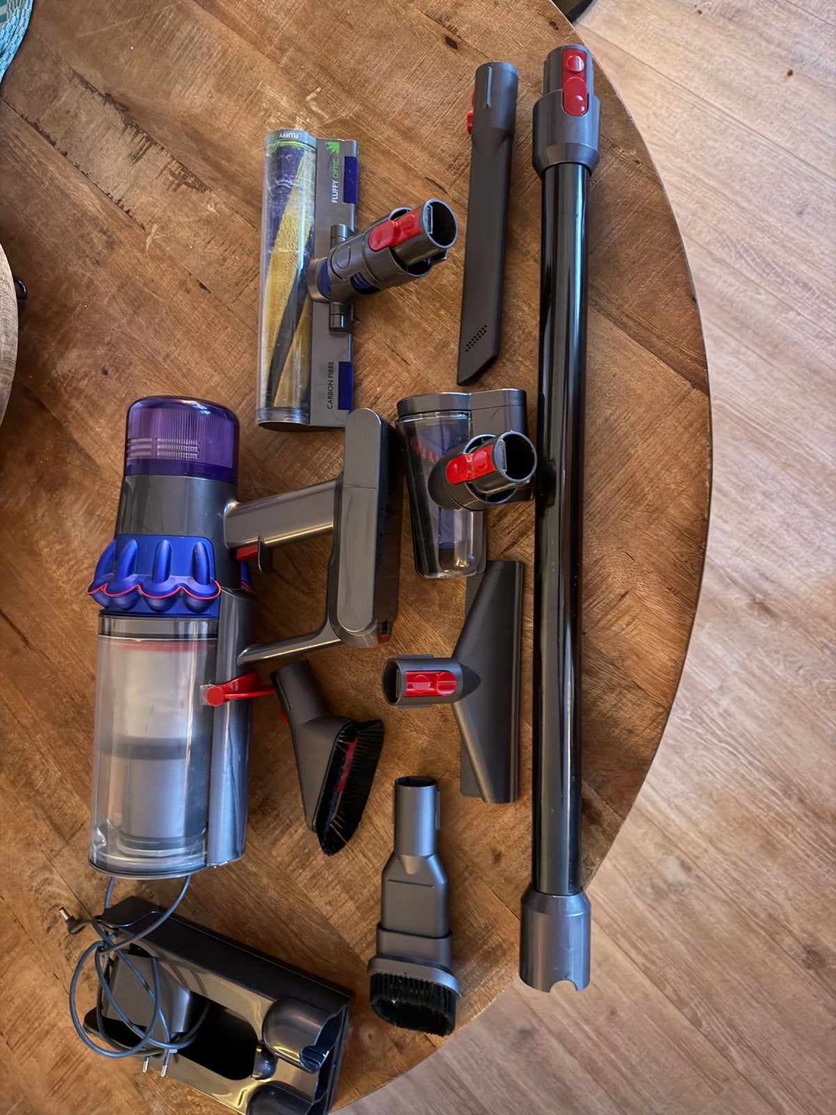 Dyson V15 Detect met accessoires | Defect / voor reparatie, Witgoed en Apparatuur, Stofzuigers, Gebruikt, Draadloos, Ophalen of Verzenden