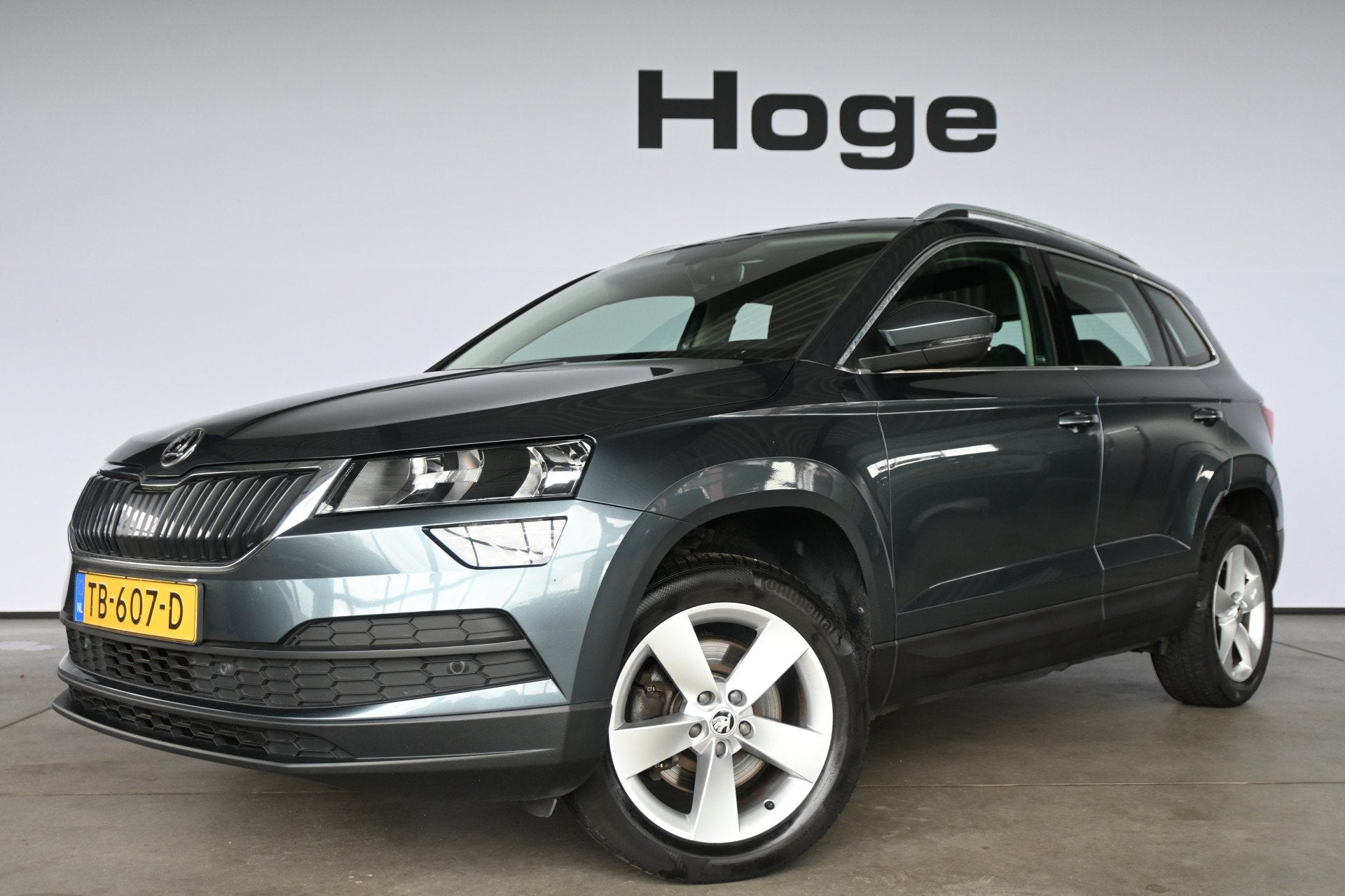 Skoda Karoq 1.0 TSI Ambition Business Automaat Cruise Clima, Auto's, Stof, Gebruikt, Met garantie (alle), 1261 kg
