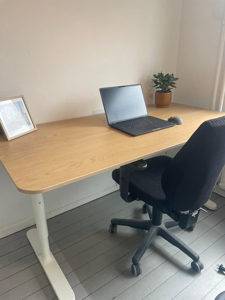 Bureau, Ophalen, Zo goed als nieuw
