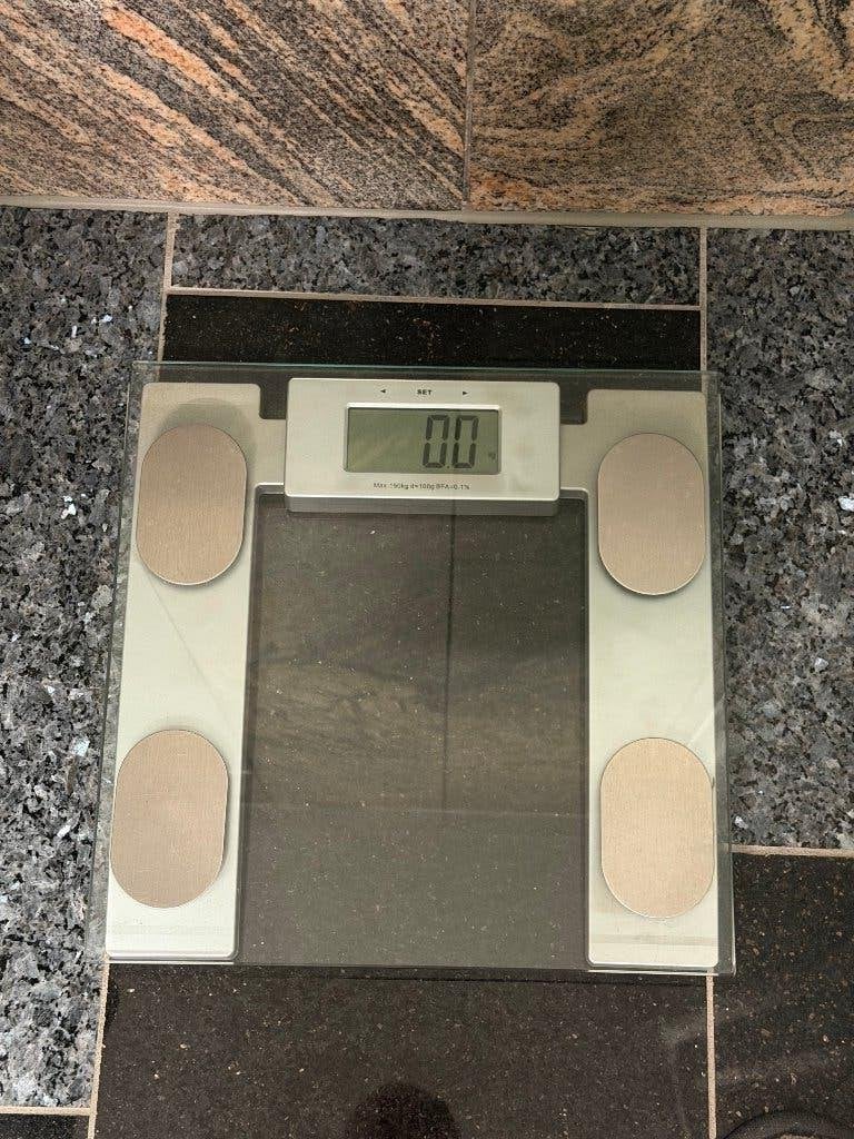 weegschaal, 1 tot 500 gram, 100 kg of meer, Ophalen of Verzenden, Zo goed als nieuw