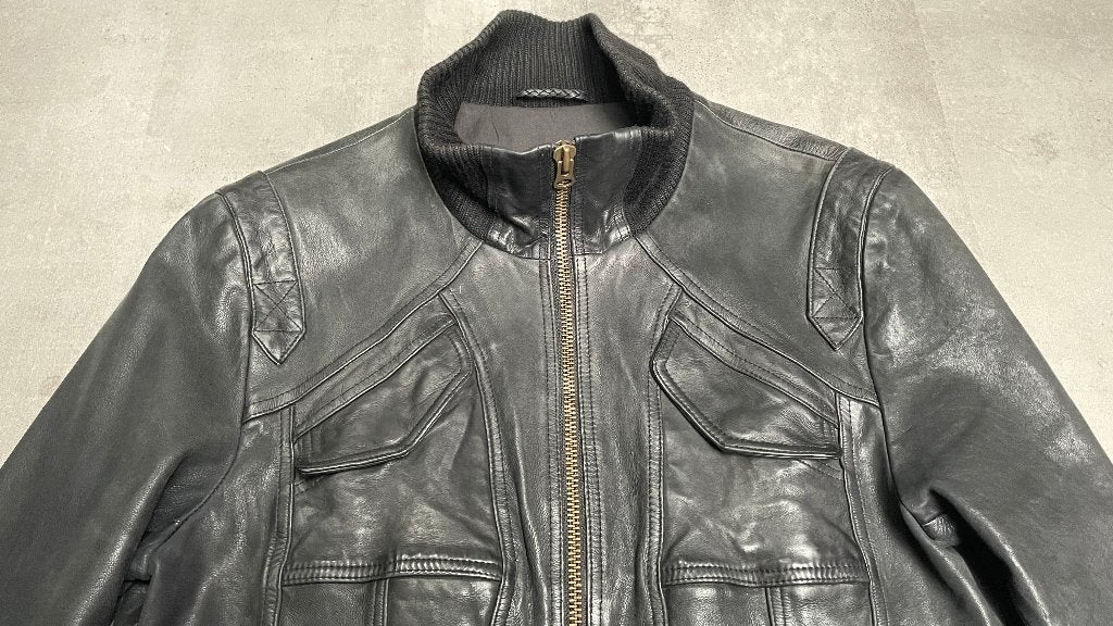 RVLT vintage leren Bomber-style jas - maat M - zwart/grijs, RVLT (Revolution), Zwart, Gedragen, Verzenden