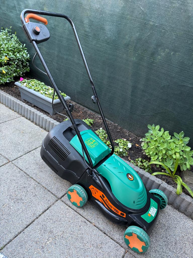 Black & Decker GR298 Elektrische Grasmaaier 900W, Ophalen, Cirkelmaaier, Gebruikt, Elektrische grasmaaier