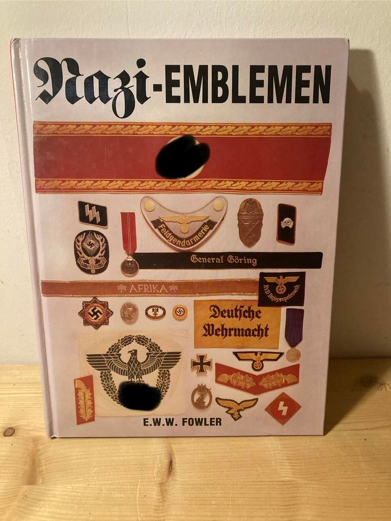 Boek N@zi-emblemen E.W.W. Fowler, Ophalen of Verzenden, Zo goed als nieuw