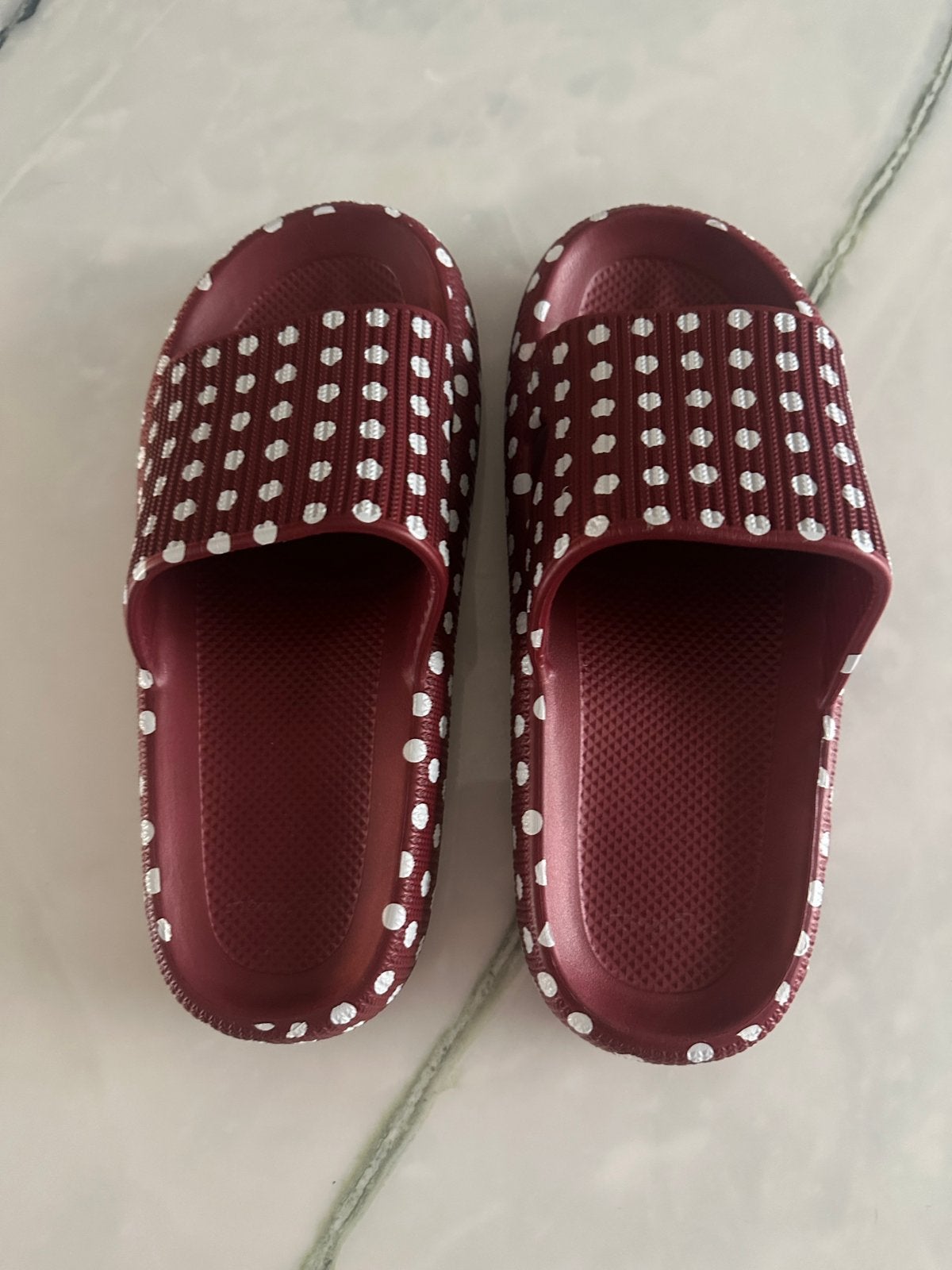 NIEUW HappyFlops // HappyFlops Polkadots Berry Pop MAAT 39, Kleding | Dames, Ophalen, Overige kleuren, Nieuw, Sandalen of Muiltjes