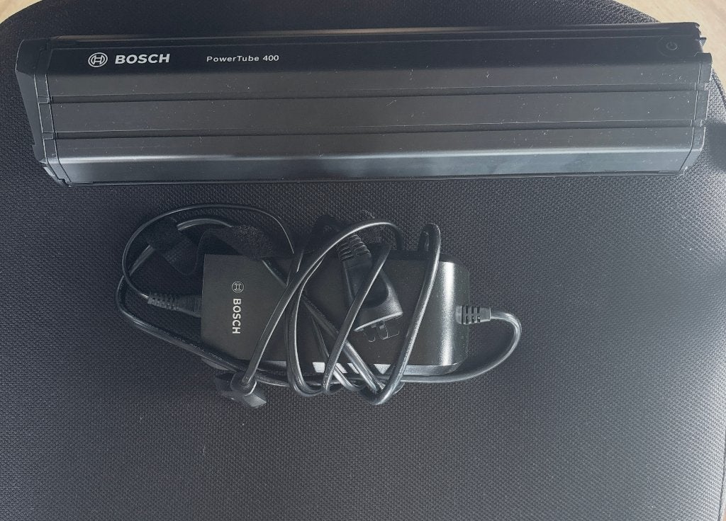 Bosch PowerTube 400 accu met lader, Zo goed als nieuw