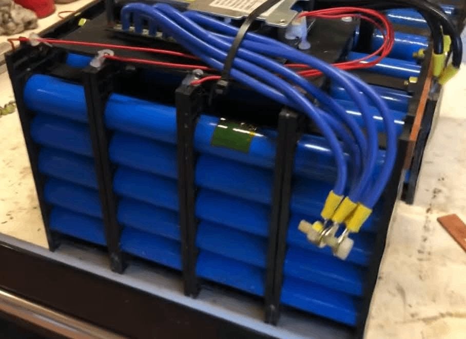 Trap niet in goedkope LiFePO4 (Lithium) ‘sticker-accu’s’, Ophalen, Nieuw, Overige typen