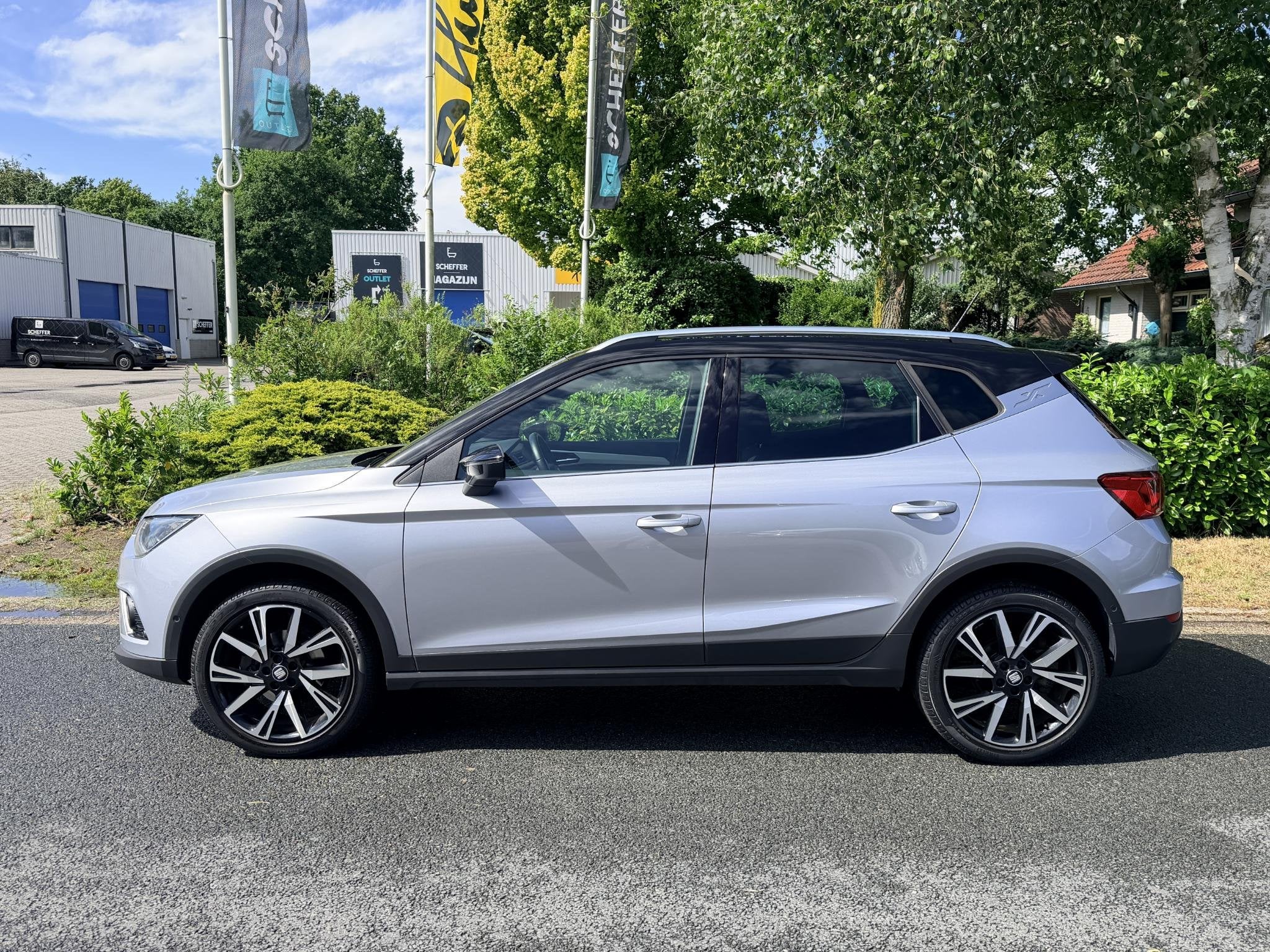 SEAT Arona 1.0 TSI 116PK DSG Xcellence•Camera•Navi, Stof, Gebruikt, 116 pk, 49 €/maand