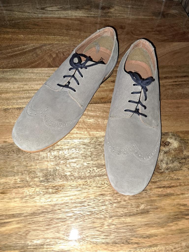 Suede schoenen  licht grijs maat 42, Overige kleuren, Ophalen of Verzenden, Zo goed als nieuw, John devin