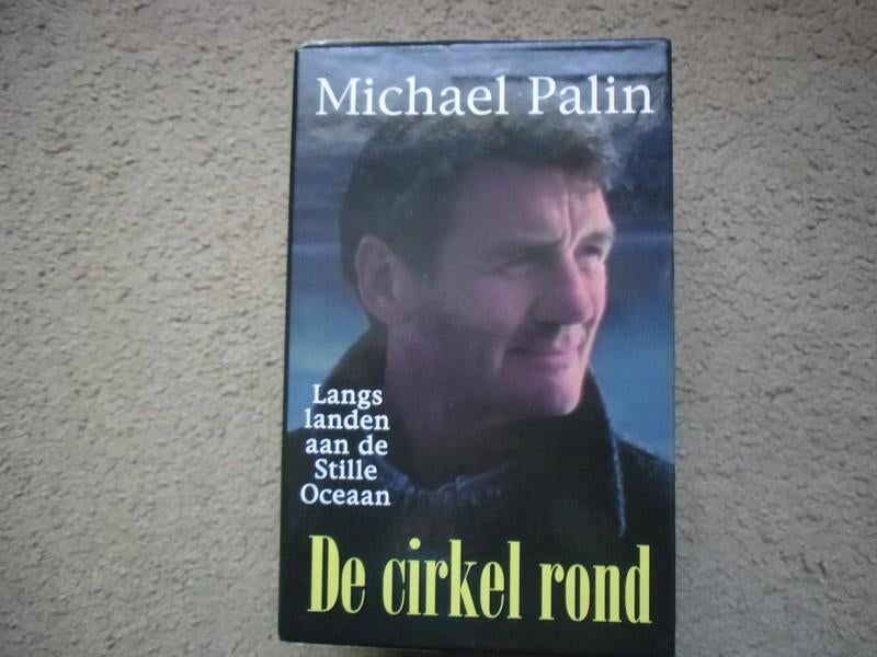 Michael Palin - De Cirkel rond - 10-delige VHS Boxset, Alle leeftijden, Ophalen of Verzenden, Zo goed als nieuw, Documentaire