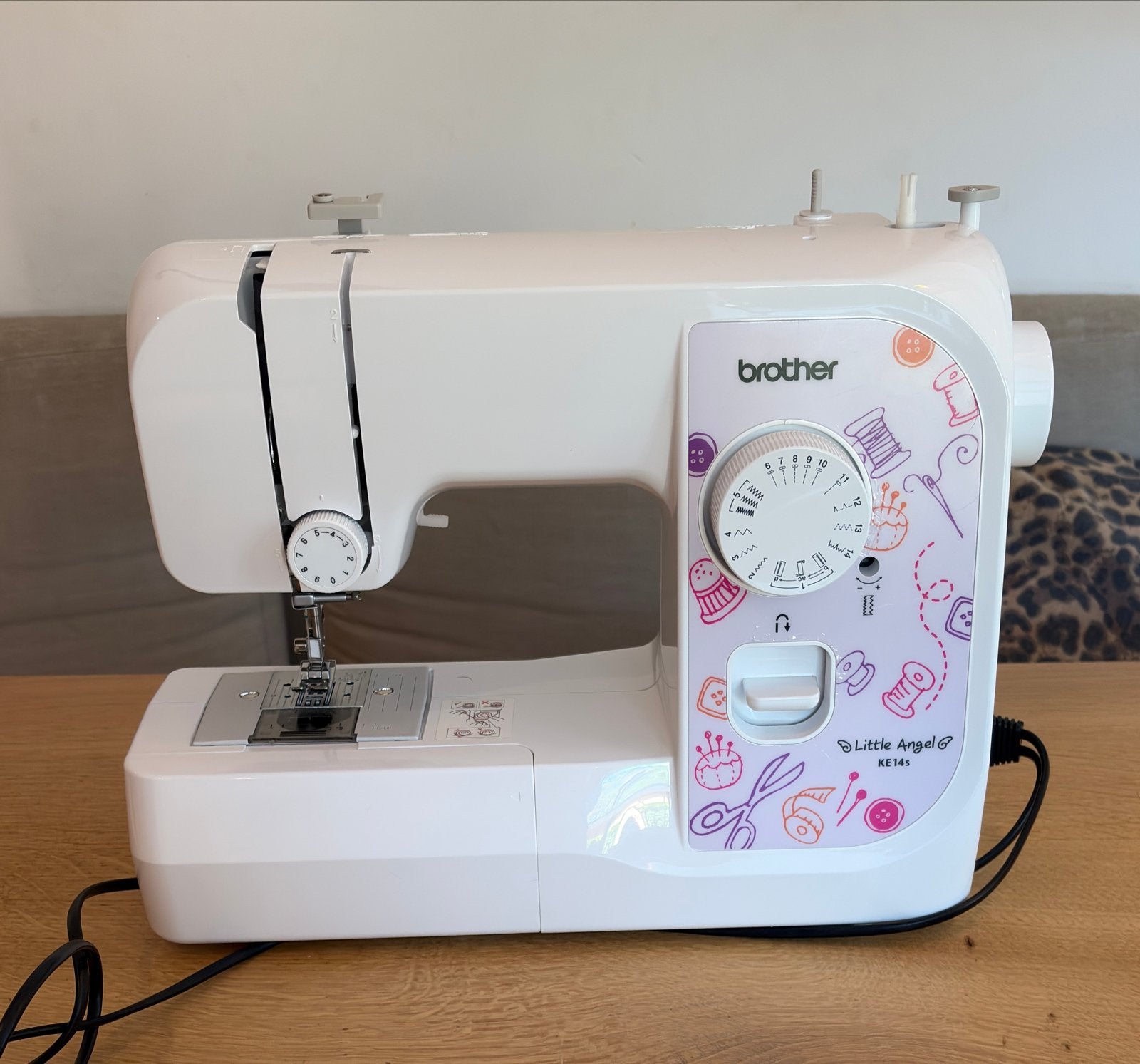 Brother Kinder naaimachine Little Angel - KE14s, Hobby en Vrije tijd, Naaimachines en Toebehoren, Ophalen, Zo goed als nieuw, Naaimachine