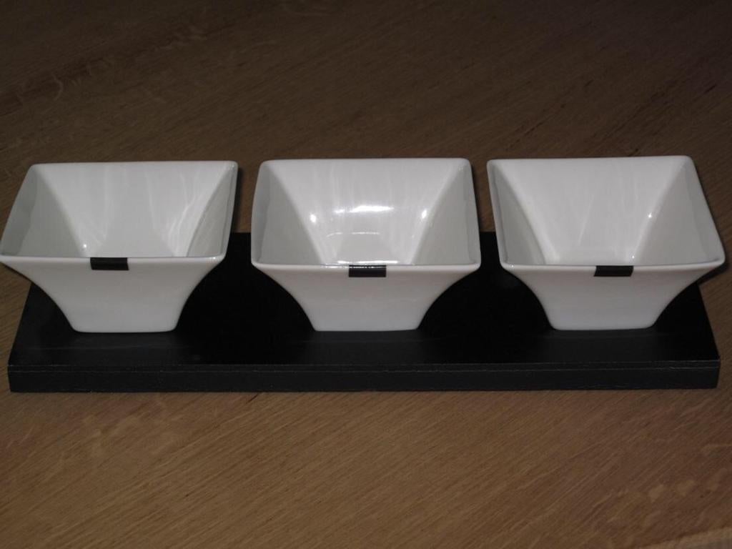 Tapas of chips schaaltje met plateau,Izgs, Rond, Ophalen of Verzenden, Aardewerk, Minder dan 40 cm