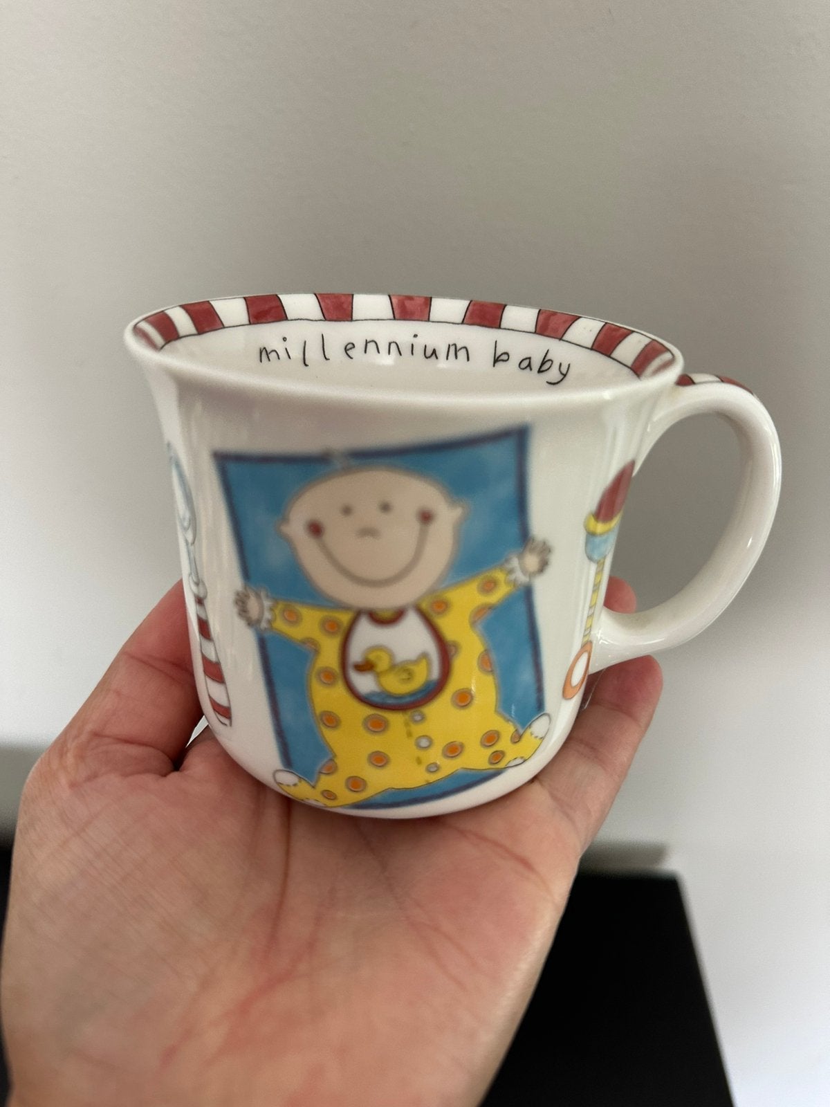 Te koop kinderbeker 1999 Millenium baby  Royal Doulton, Klassiek, Zo goed als nieuw, Porselein, Mok